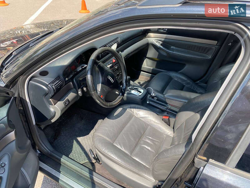 Универсал Audi A4 2001 в Надворной