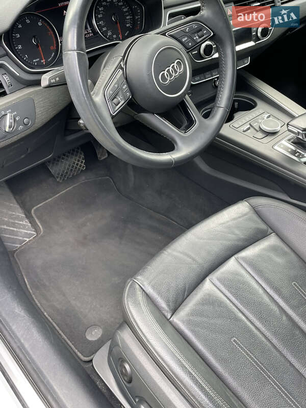 Седан Audi A4 2019 в Киеве
