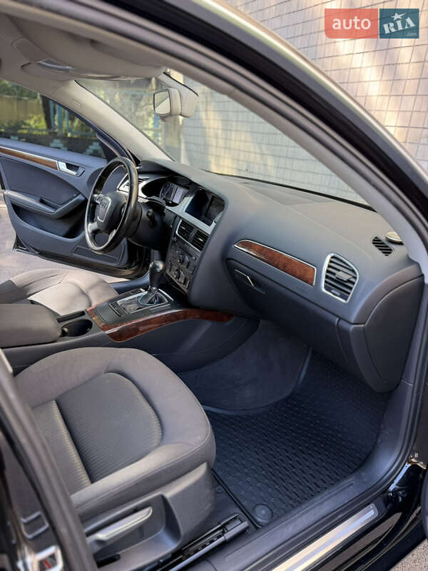 Седан Audi A4 2010 в Одессе