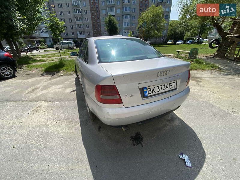 Седан Audi A4 1999 в Бориславе