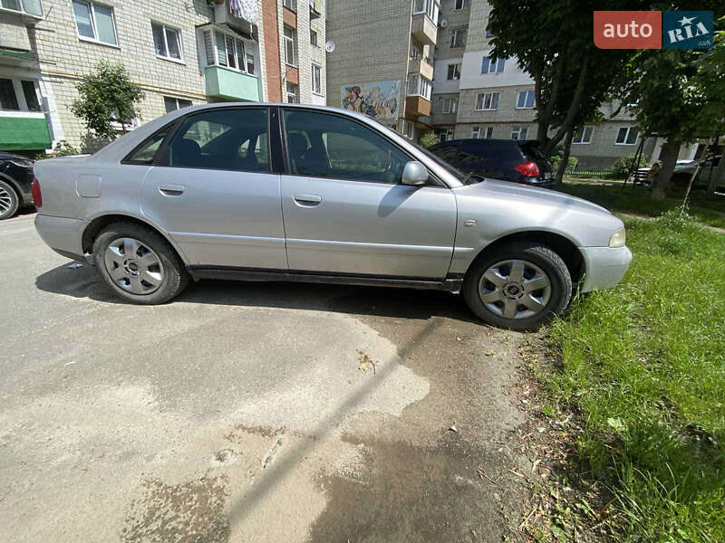 Седан Audi A4 1999 в Бориславе