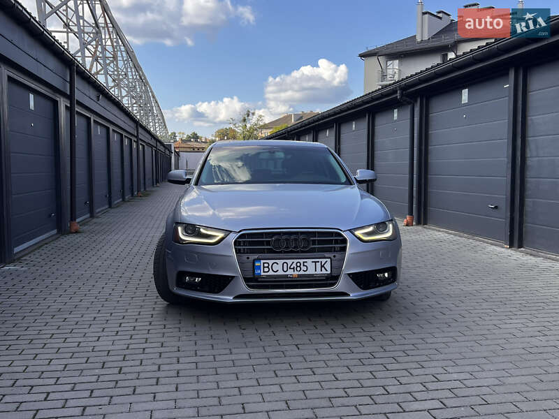 Седан Audi A4 2015 в 