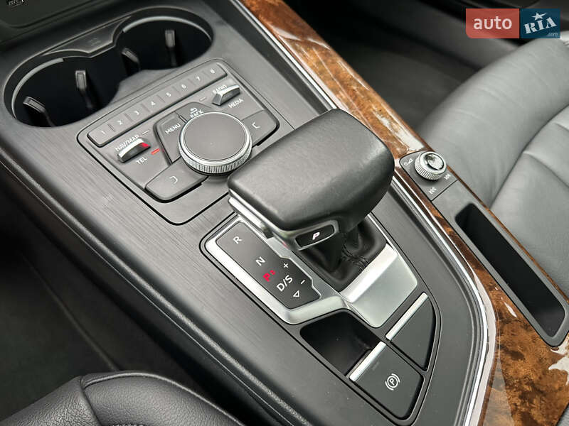 Седан Audi A4 2019 в Одессе