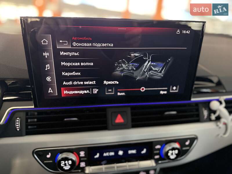 Седан Audi A4 2023 в Киеве