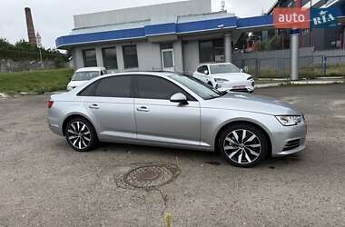 Седан Audi A4 2015 в 