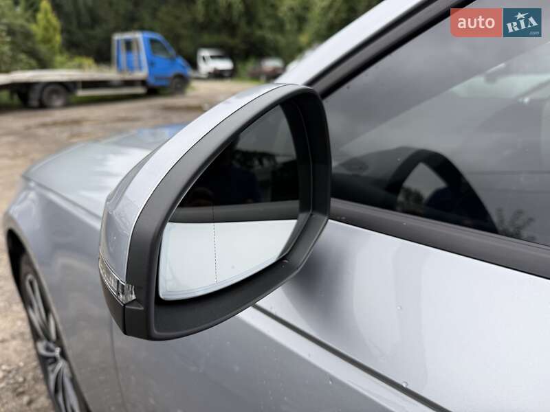 Седан Audi A4 2015 в Львові