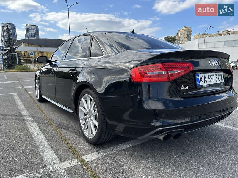 Седан Audi A4 2015 в Киеве