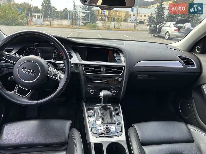 Седан Audi A4 2015 в Киеве