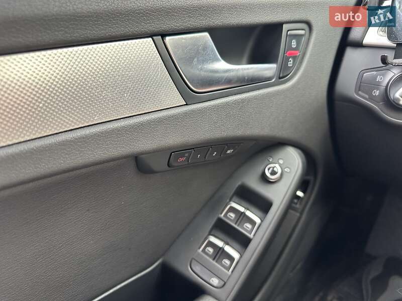 Седан Audi A4 2015 в Киеве