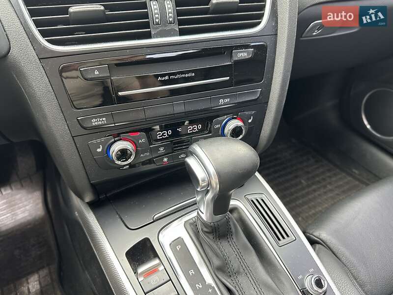 Седан Audi A4 2015 в Киеве