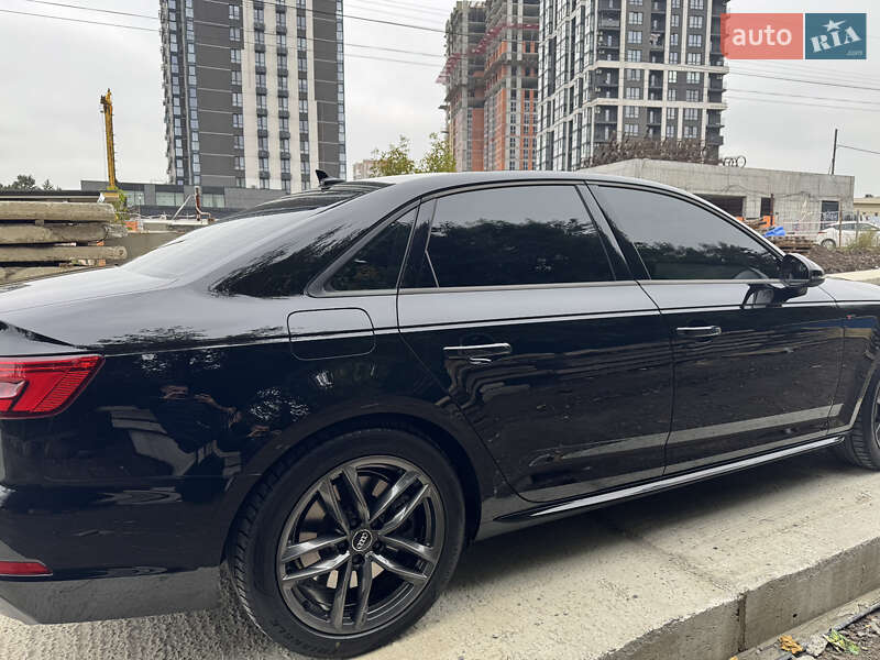 Седан Audi A4 2016 в Львове