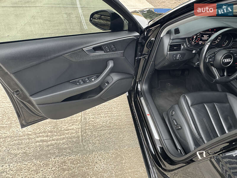 Седан Audi A4 2016 в Львове