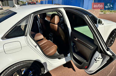 Седан Audi A4 2013 в 