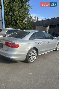 Седан Audi A4 2014 в 