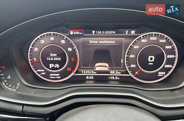 Седан Audi A4 2017 в 