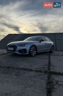 Седан Audi A4 2021 в Запорожье