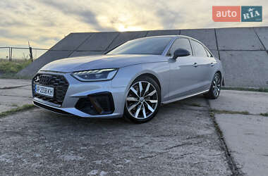 Седан Audi A4 2021 в 
