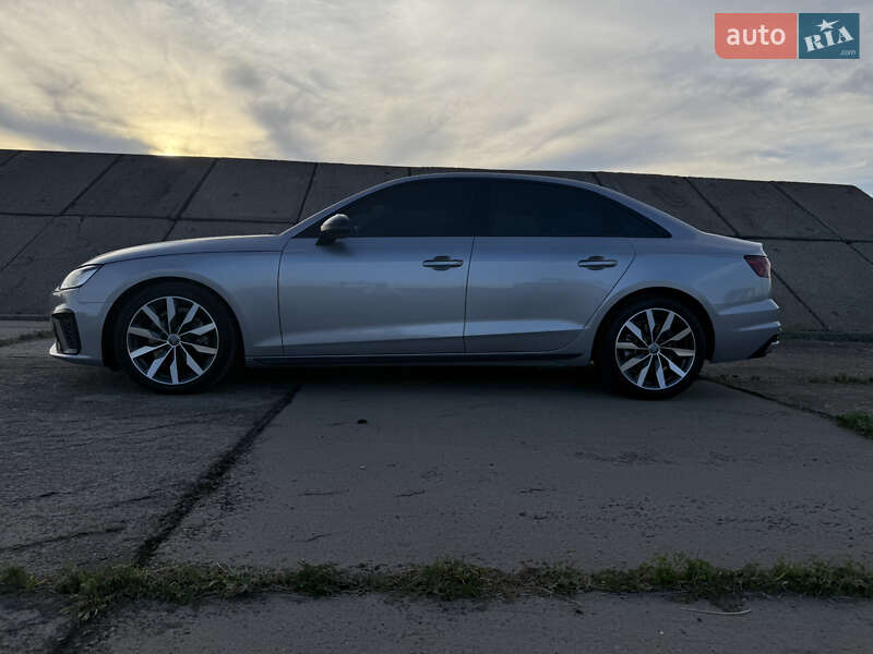 Седан Audi A4 2021 в Запорожье