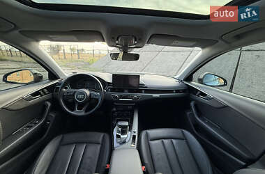 Седан Audi A4 2021 в 