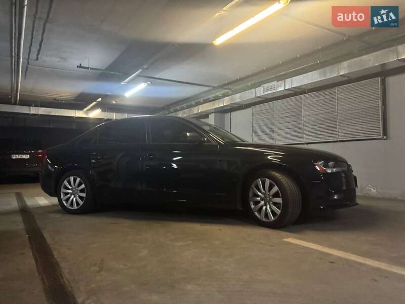 Седан Audi A4 2013 в Києві