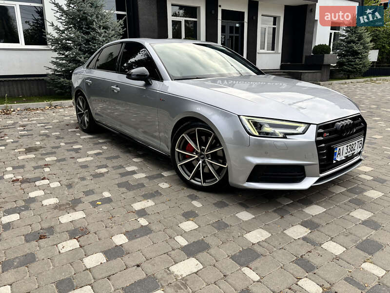Седан Audi A4 2017 в Вышгороде
