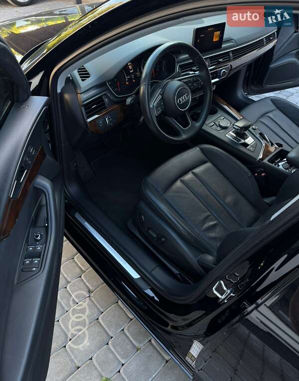 Седан Audi A4 2019 в Житомире