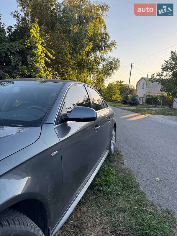 Седан Audi A4 2012 в Тернівці