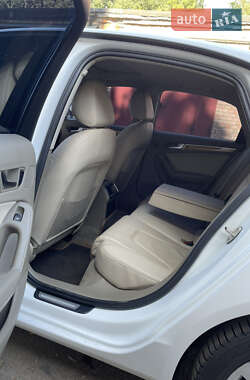 Седан Audi A4 2009 в 