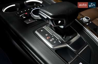 Седан Audi A4 2019 в 