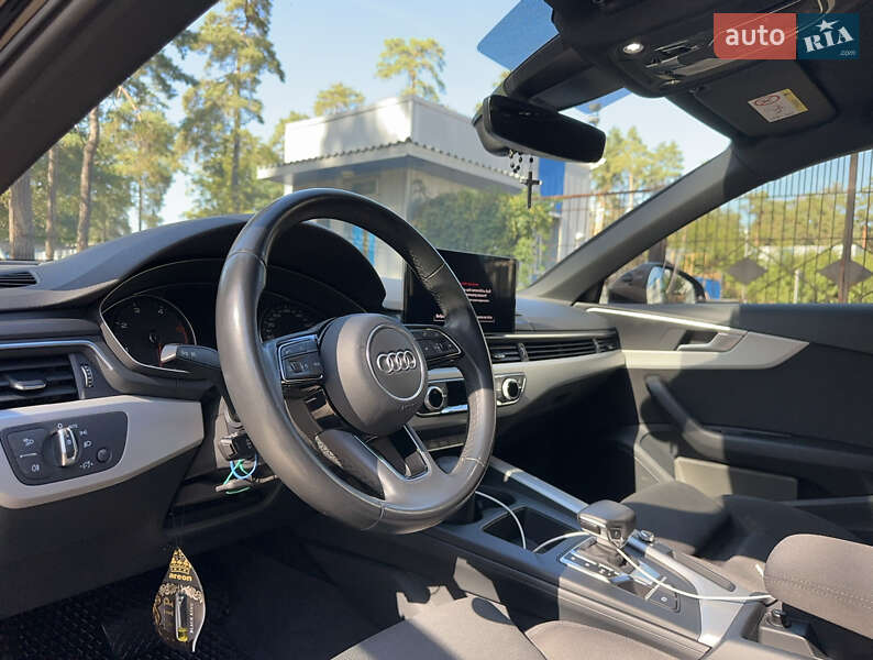 Универсал Audi A4 2021 в Киеве