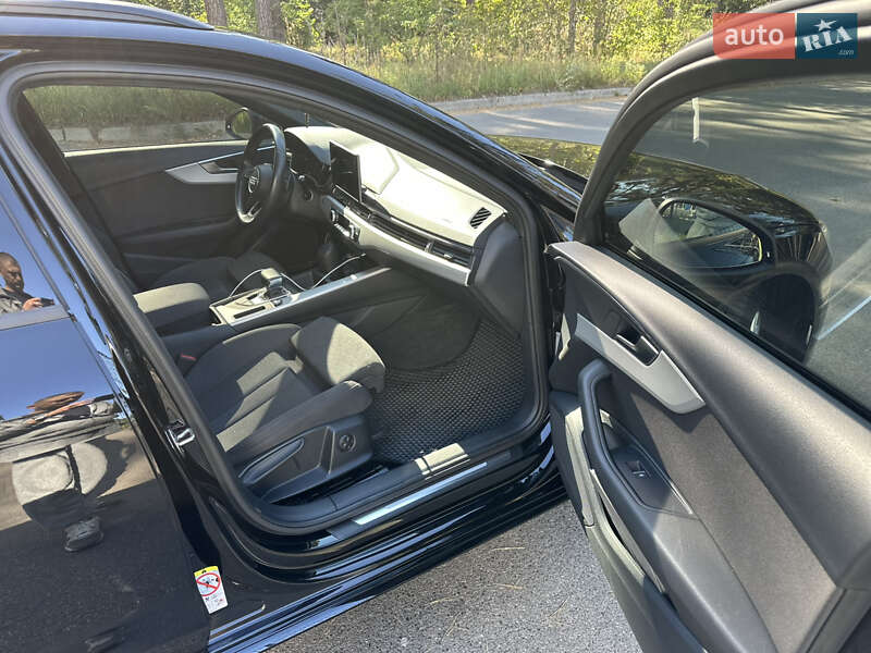 Универсал Audi A4 2021 в Киеве