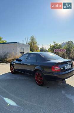 Седан Audi A4 2000 в 