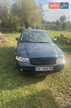Седан Audi A4 1996 в Рівному