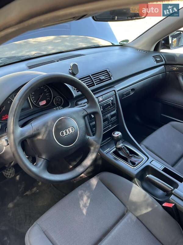 Седан Audi A4 2001 в Гайвороне