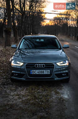 Седан Audi A4 2012 в 