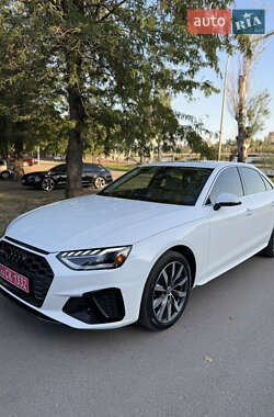 Седан Audi A4 2020 в 