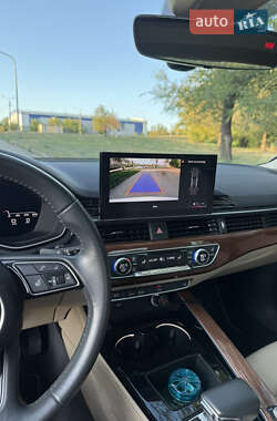 Седан Audi A4 2020 в 