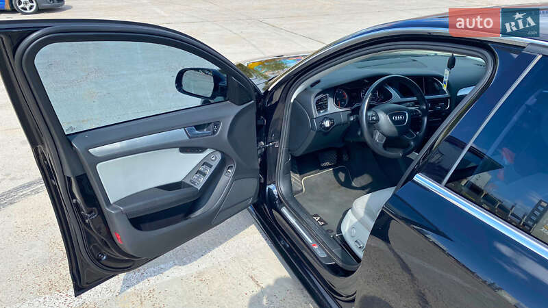 Седан Audi A4 2013 в Киеве