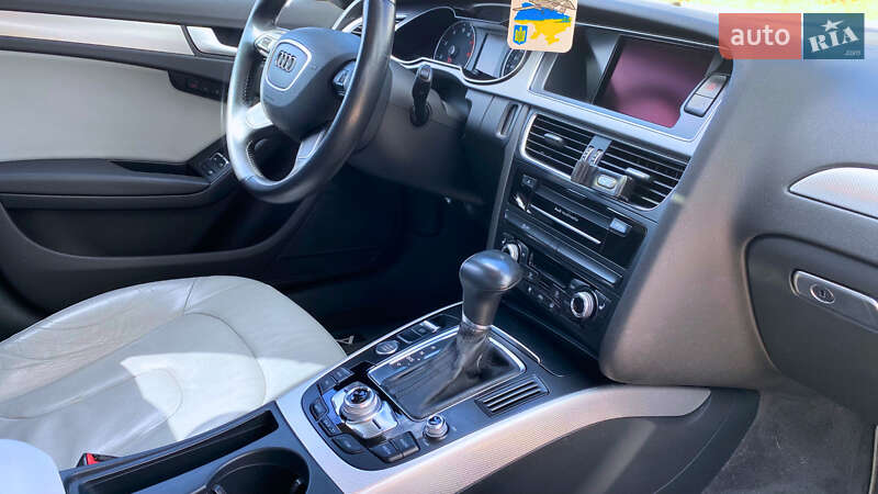 Седан Audi A4 2013 в Киеве