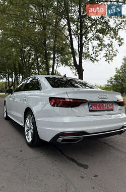 Седан Audi A4 2020 в 
