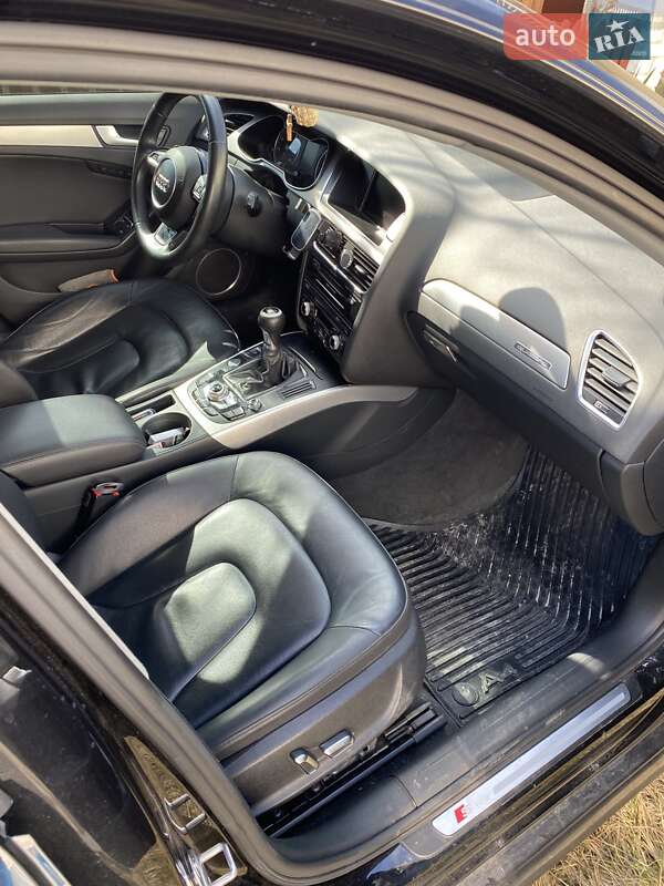 Седан Audi A4 2013 в Киеве