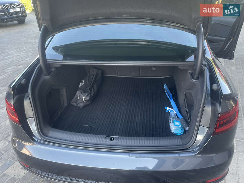 Седан Audi A4 2017 в Львове