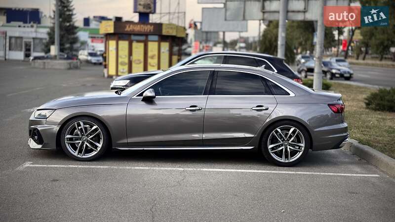 Седан Audi A4 2020 в Киеве
