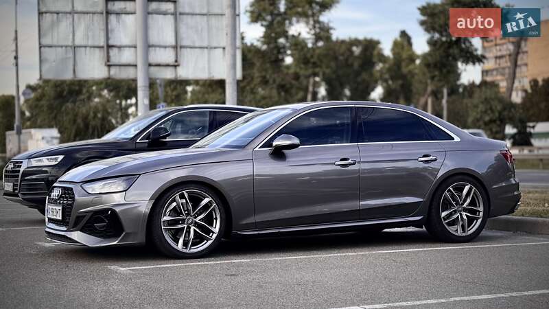 Седан Audi A4 2020 в Киеве