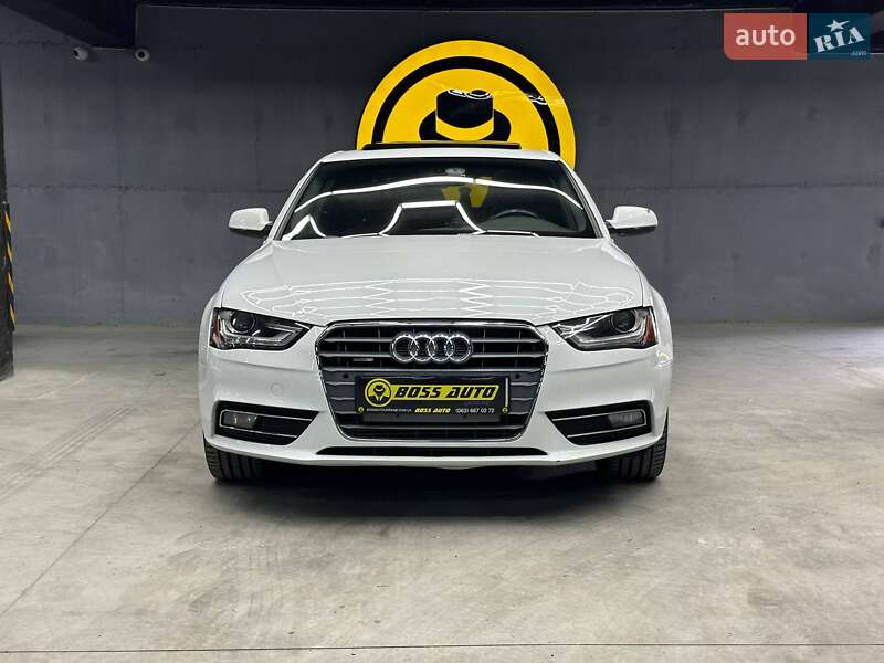 Седан Audi A4 2012 в Чернівцях