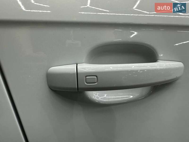 Седан Audi A4 2012 в Чернівцях