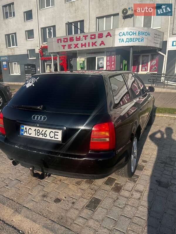 Универсал Audi A4 1998 в Шацке