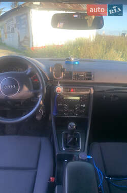 Седан Audi A4 2003 в 