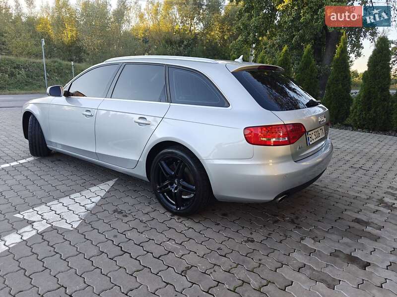 Универсал Audi A4 2011 в Новояворовске