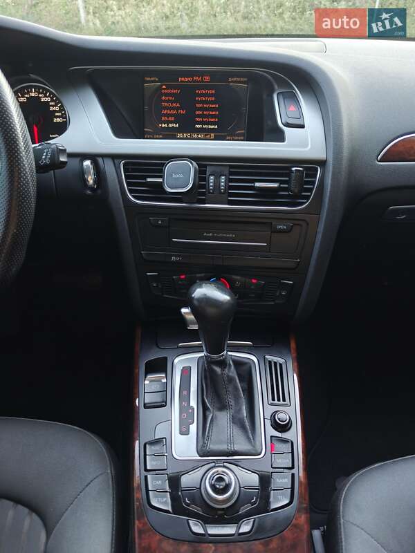 Универсал Audi A4 2011 в Новояворовске